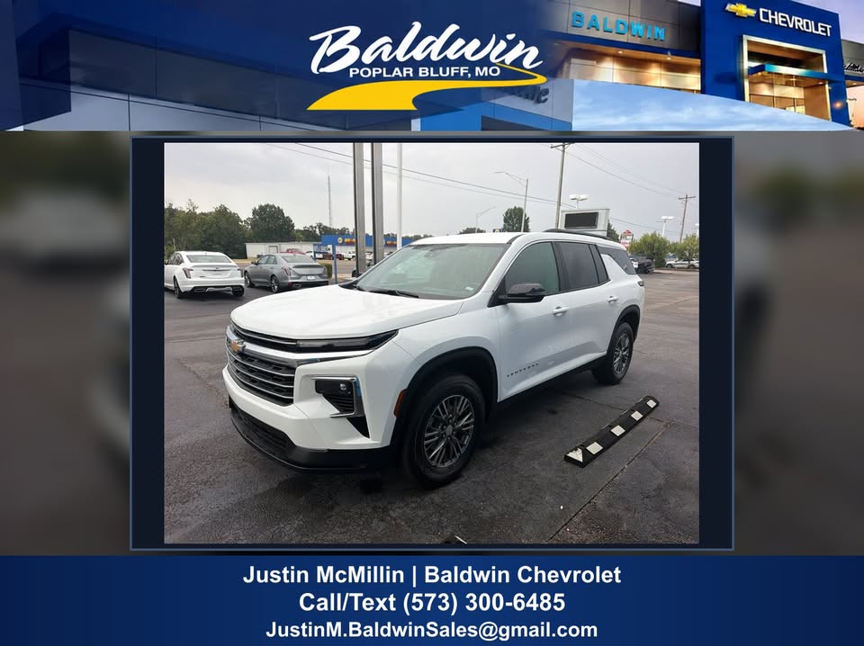 2026 Chevrolet Traverse LT — full vehicle photo