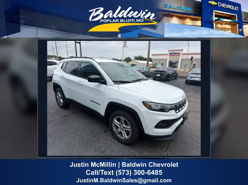2024 Jeep Compass Latitude — full vehicle photo